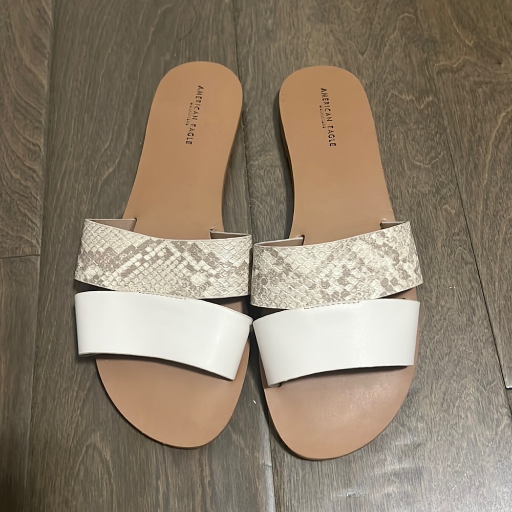 American Eagle Sandals